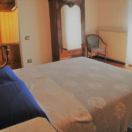 B&B Ponte La Pietra 古比奥 外观 照片