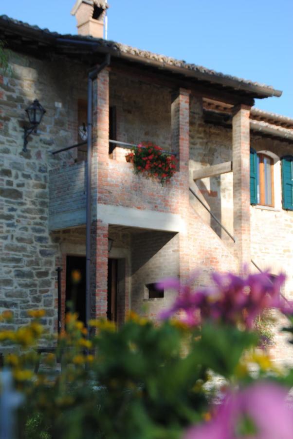B&B Ponte La Pietra 古比奥 外观 照片