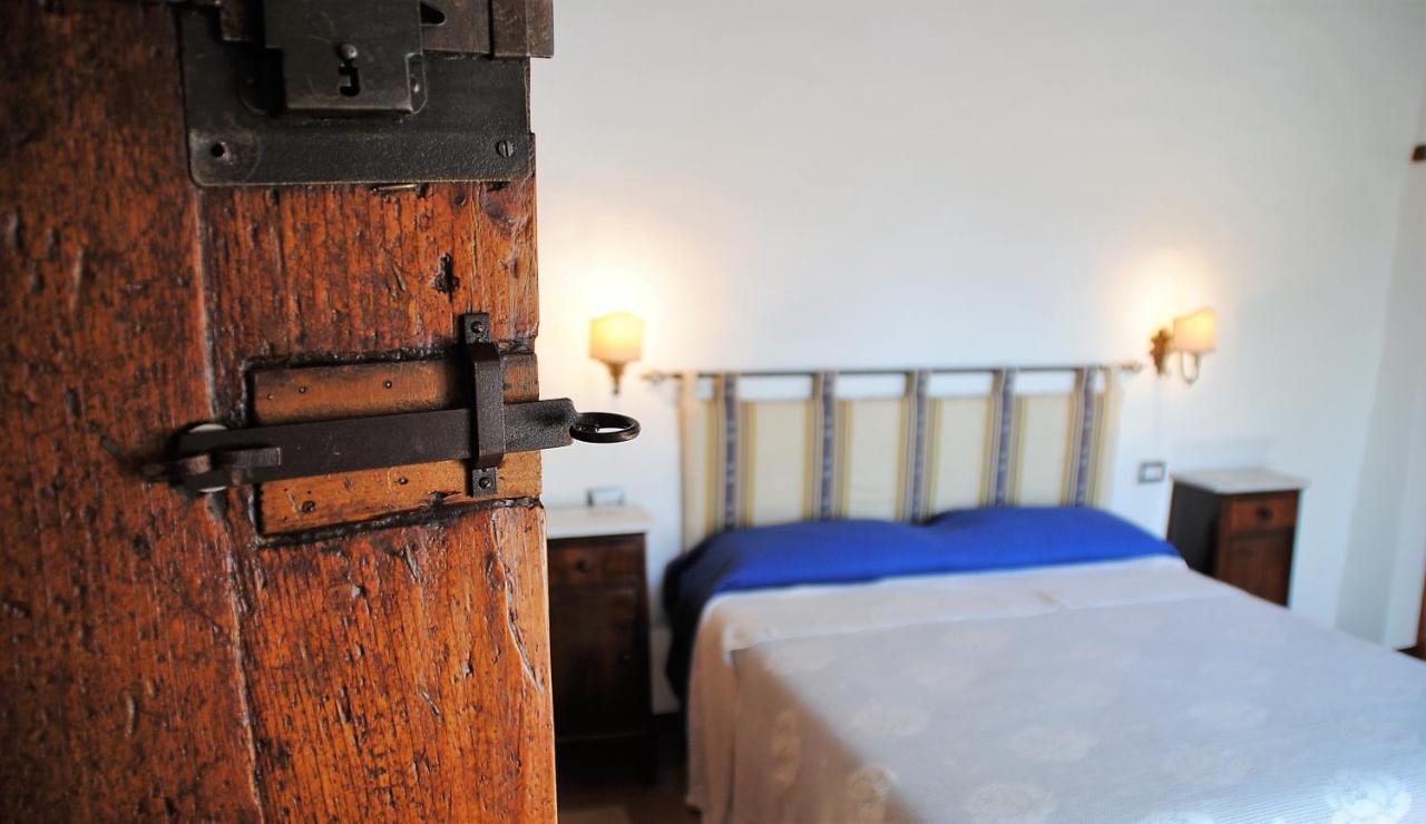 B&B Ponte La Pietra 古比奥 外观 照片